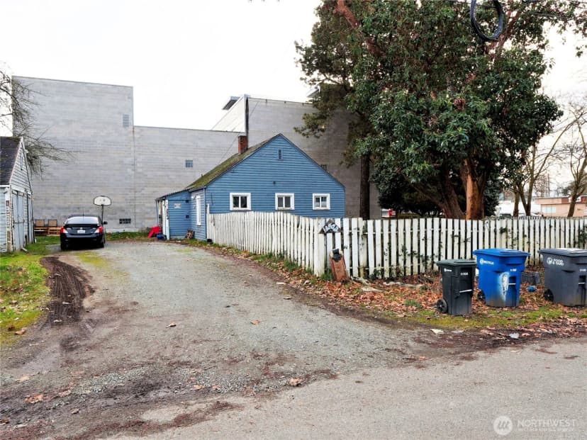 Property photo for 871 Sw 135th Street, Burien photo 12
