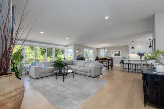 Property photo for 17407 3rd Avenue Se, Bothell photo 3