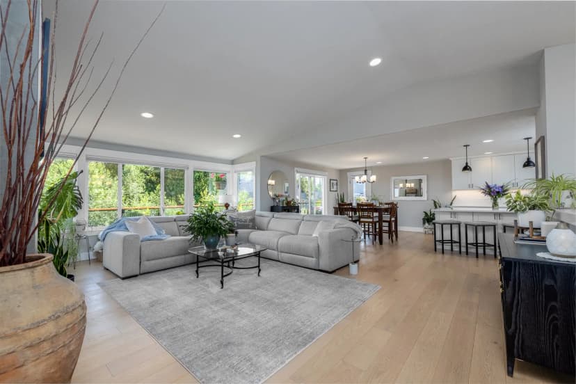 Property photo for 17407 3rd Avenue Se, Bothell photo 3