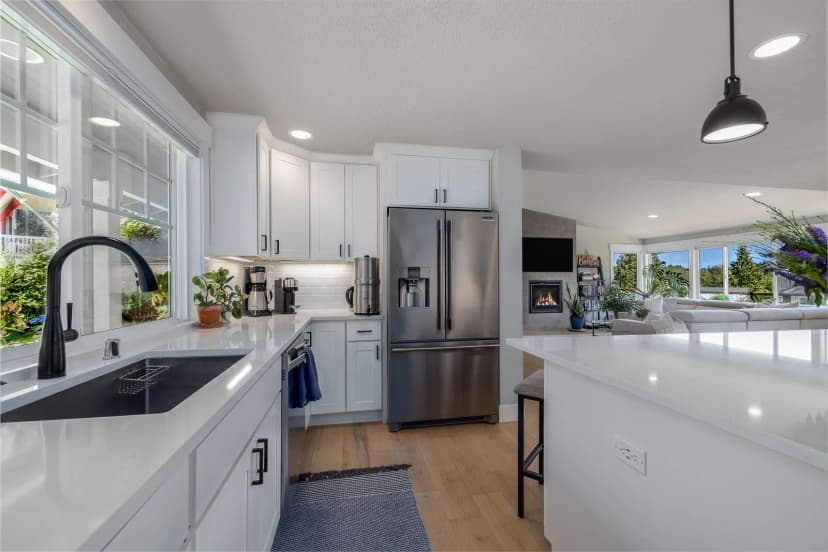 Property photo for 17407 3rd Avenue Se, Bothell photo 6
