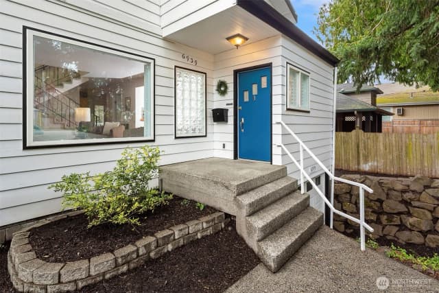 Property photo for 6939 Fauntleroy Way Sw, Seattle photo 3