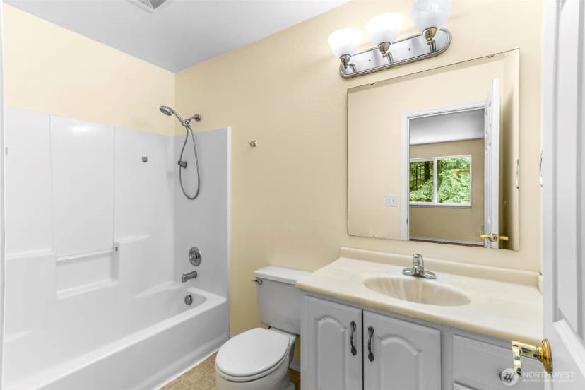 Property photo for 218 Saint Helens Way, Winlock photo 17