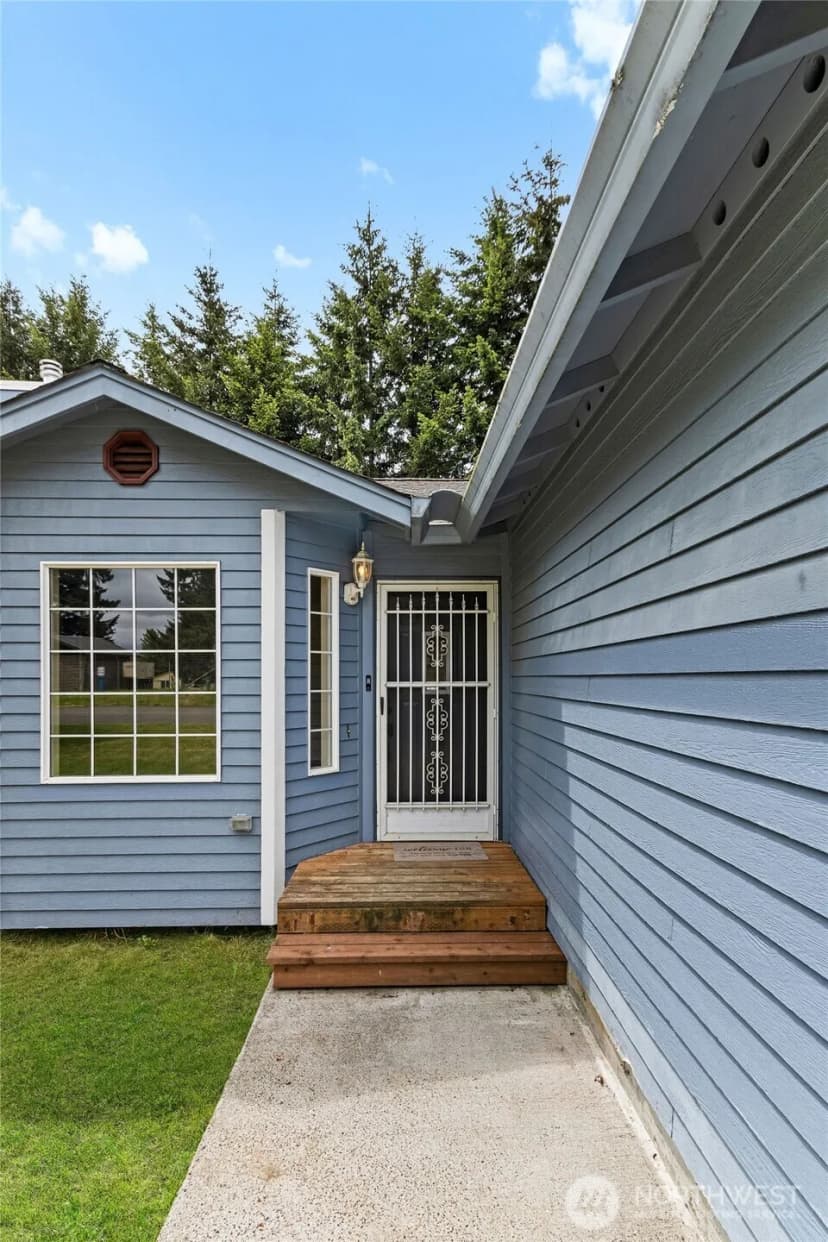 Property photo for 218 Saint Helens Way, Winlock photo 3