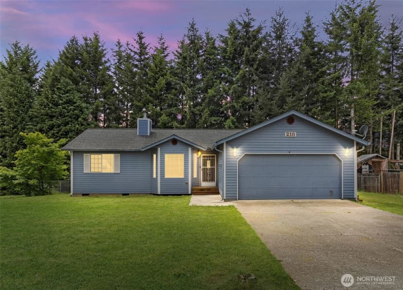 Property photo for 218 Saint Helens Way, Winlock