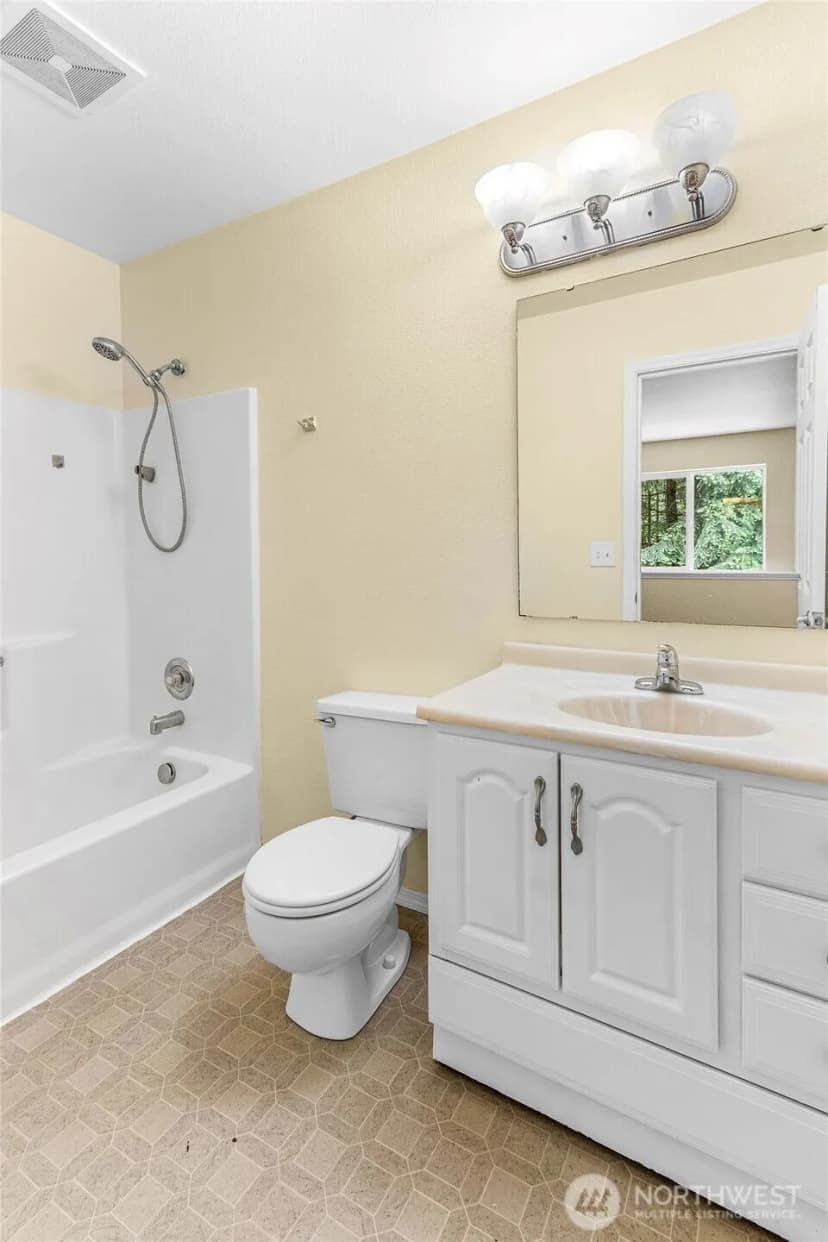Property photo for 218 Saint Helens Way, Winlock photo 18