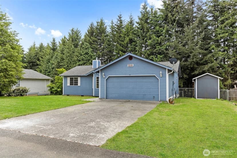 Property photo for 218 Saint Helens Way, Winlock photo 2