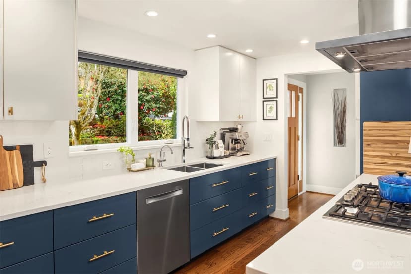 Property photo for 5218 Ivanhoe Place Ne, Seattle photo 17