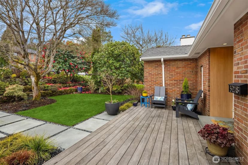 Property photo for 5218 Ivanhoe Place Ne, Seattle photo 4