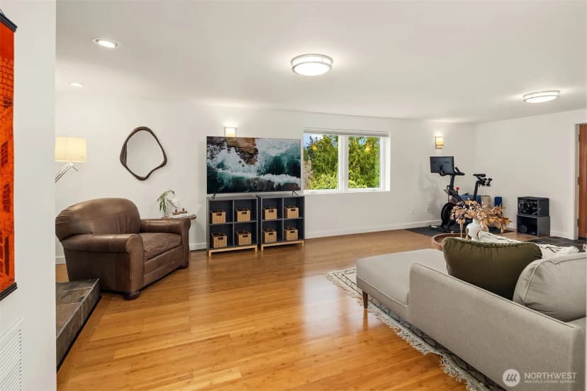 Property photo for 5218 Ivanhoe Place Ne, Seattle photo 29