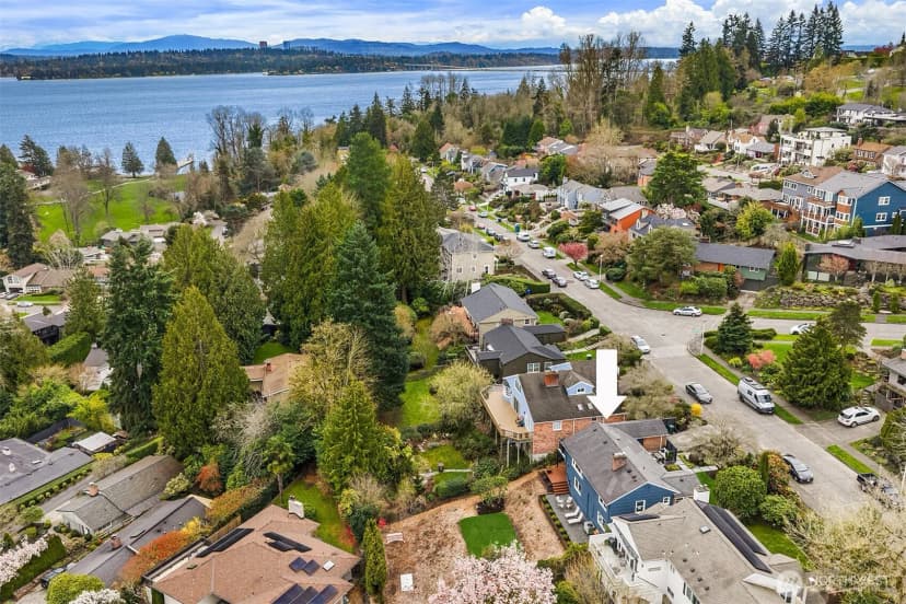 Property photo for 5218 Ivanhoe Place Ne, Seattle photo 38