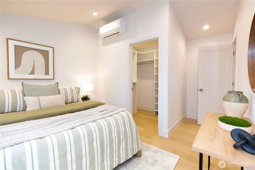 Property photo for 1530 25th Ave #b, Seattle photo 6