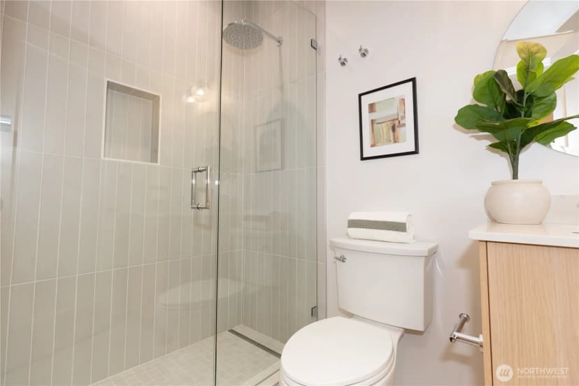 Property photo for 1530 25th Ave #b, Seattle photo 12