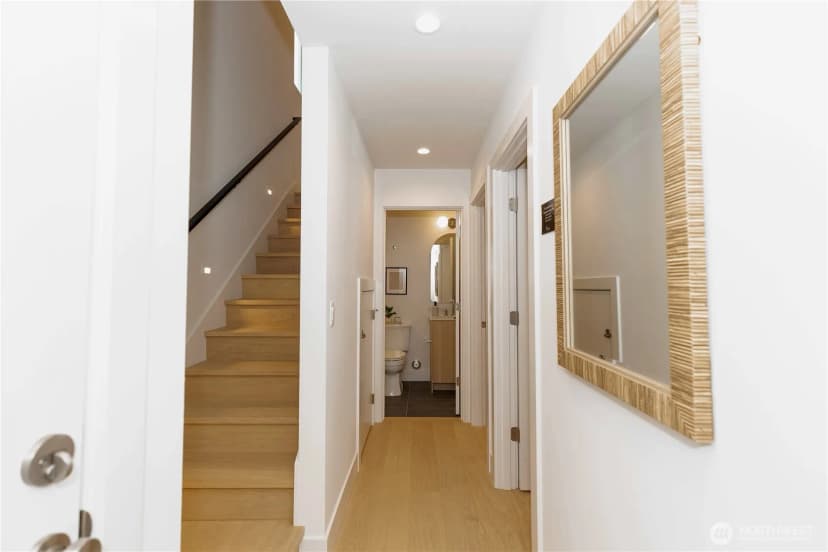 Property photo for 1530 25th Ave #b, Seattle photo 17