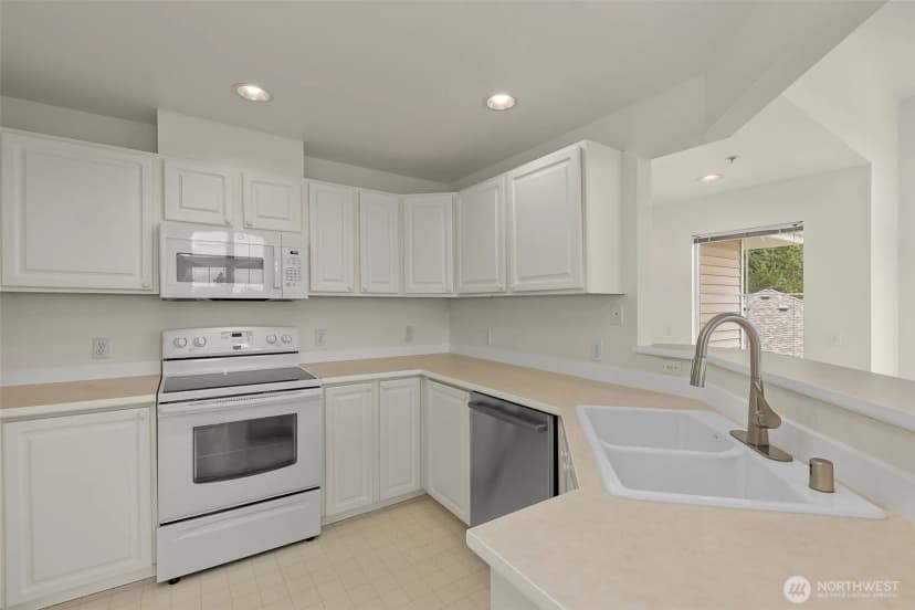 Property photo for 5239 164th Avenue Se #14-3, Bellevue photo 11