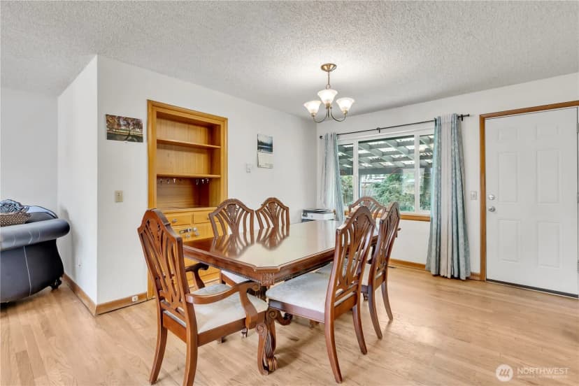 Property photo for 924 7th Avenue Nw, Puyallup photo 11