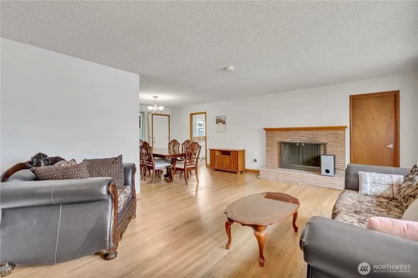 Property photo for 924 7th Avenue Nw, Puyallup photo 6