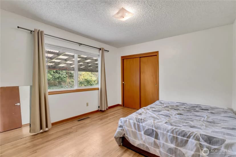 Property photo for 924 7th Avenue Nw, Puyallup photo 22