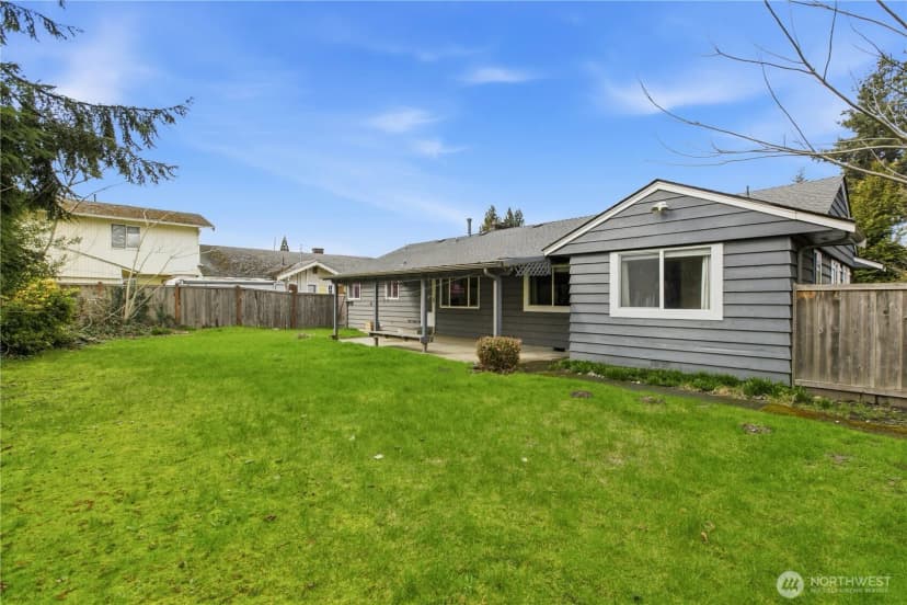 Property photo for 924 7th Avenue Nw, Puyallup photo 30