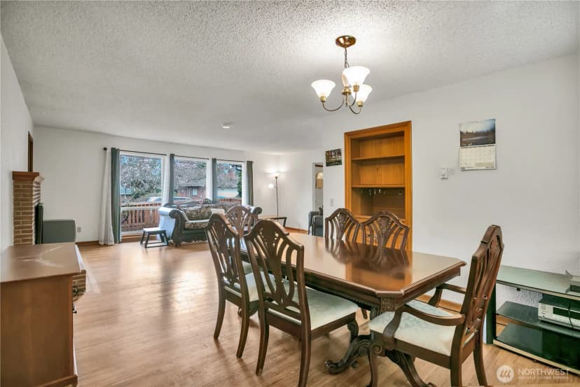 Property photo for 924 7th Avenue Nw, Puyallup photo 12