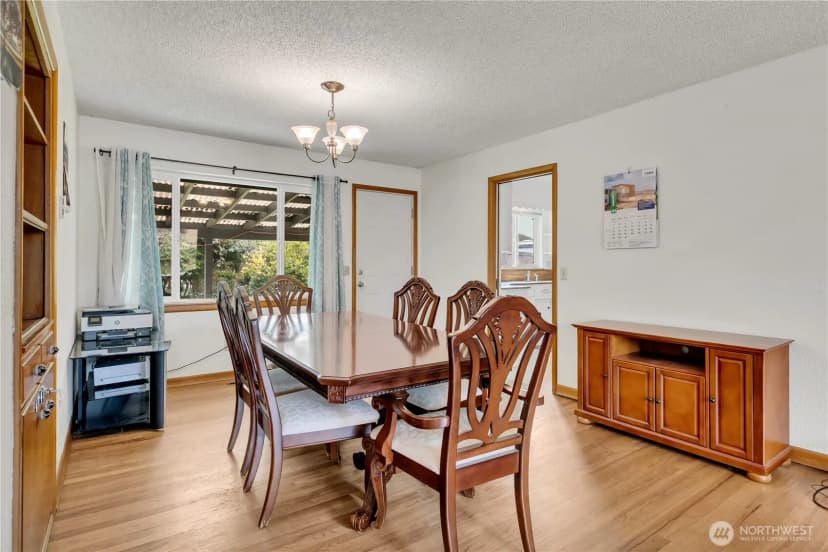 Property photo for 924 7th Avenue Nw, Puyallup photo 10