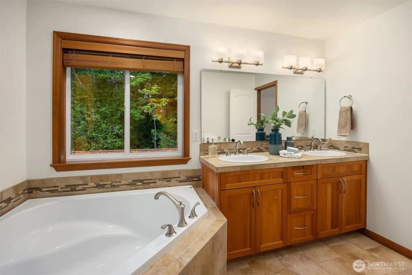 Property photo for 4727 245th Lane Se, Sammamish photo 24