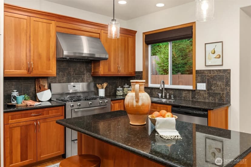 Property photo for 4727 245th Lane Se, Sammamish photo 13