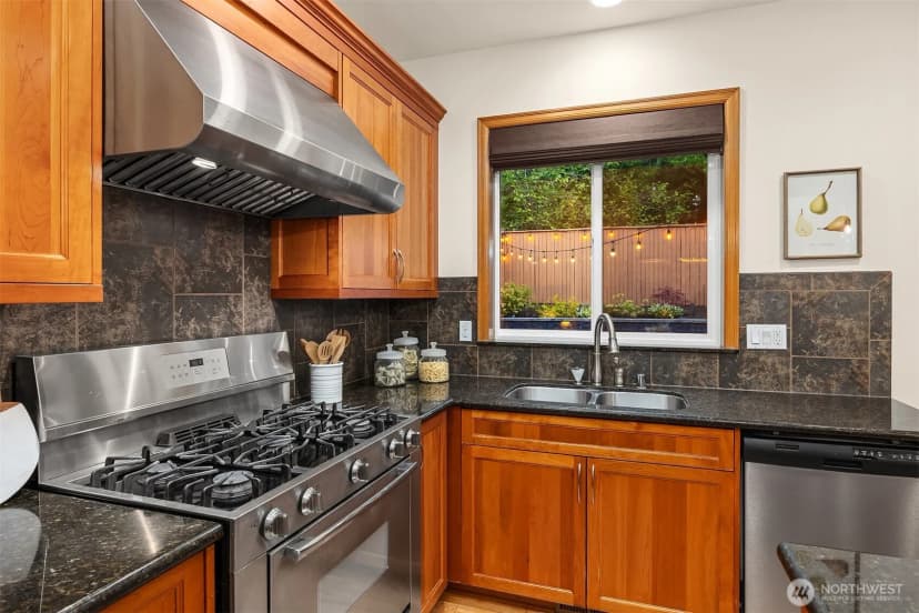 Property photo for 4727 245th Lane Se, Sammamish photo 14