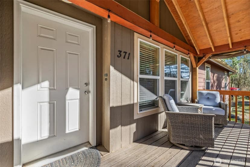 Property photo for 371 Sunset Drive, Oak Harbor photo 4