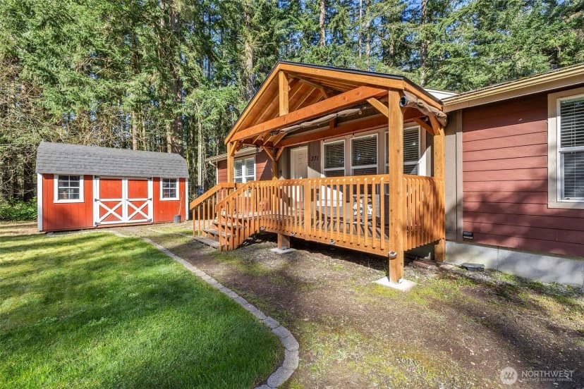 Property photo for 371 Sunset Drive, Oak Harbor photo 3