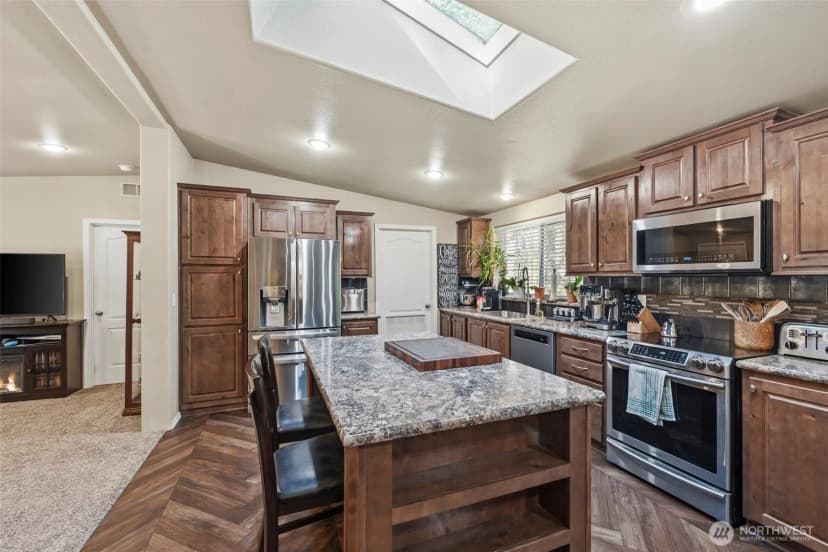 Property photo for 371 Sunset Drive, Oak Harbor photo 10