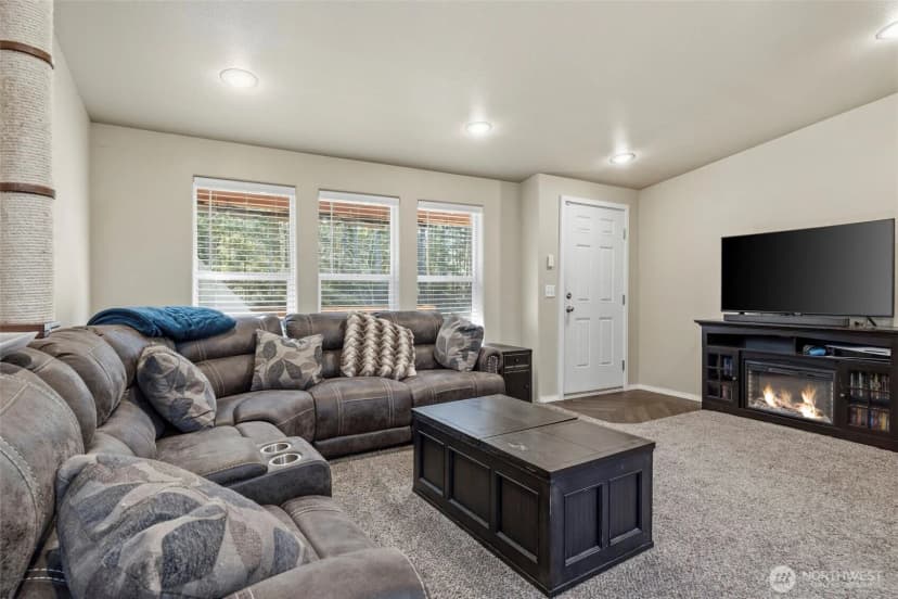 Property photo for 371 Sunset Drive, Oak Harbor photo 15