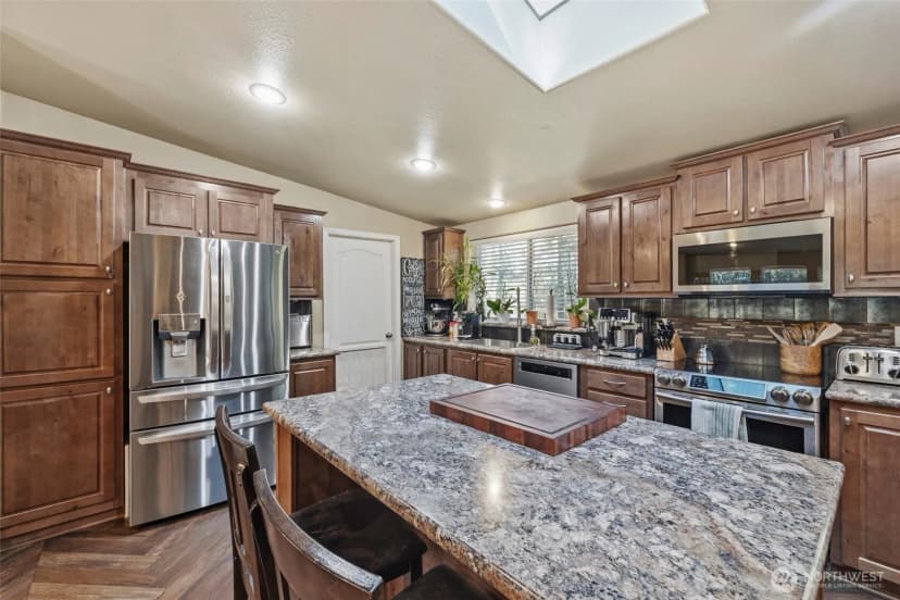 Property photo for 371 Sunset Drive, Oak Harbor photo 11