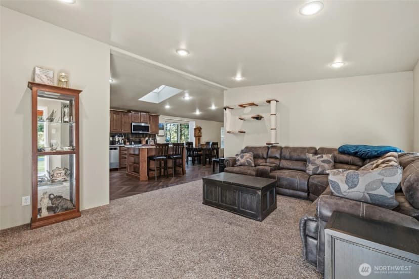 Property photo for 371 Sunset Drive, Oak Harbor photo 7
