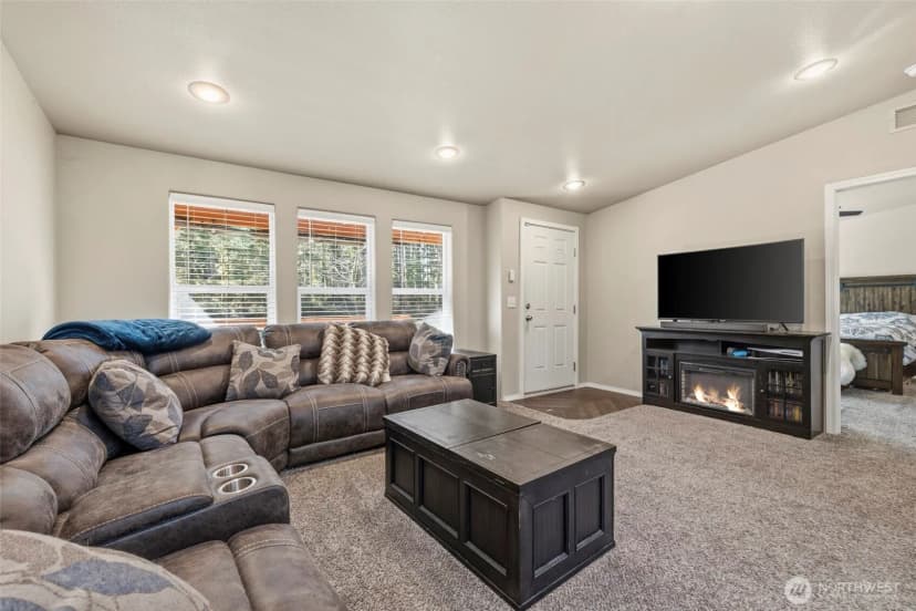 Property photo for 371 Sunset Drive, Oak Harbor photo 22