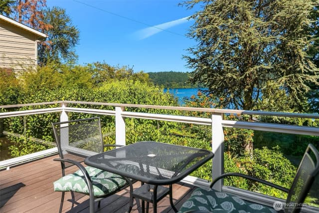 Property photo for 13731 42nd Place Ne, Seattle photo 2