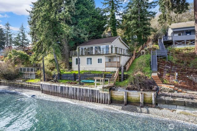 Property photo for 8032 Sw Hawthorne Lane, Vashon