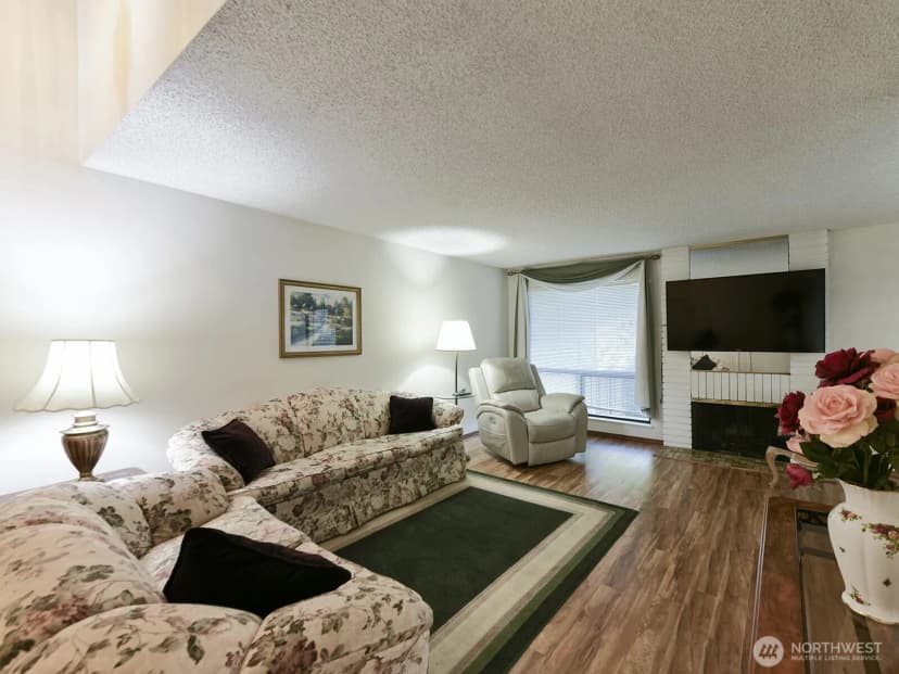 Property photo for 7713 Zircon Drive Sw, Lakewood photo 2