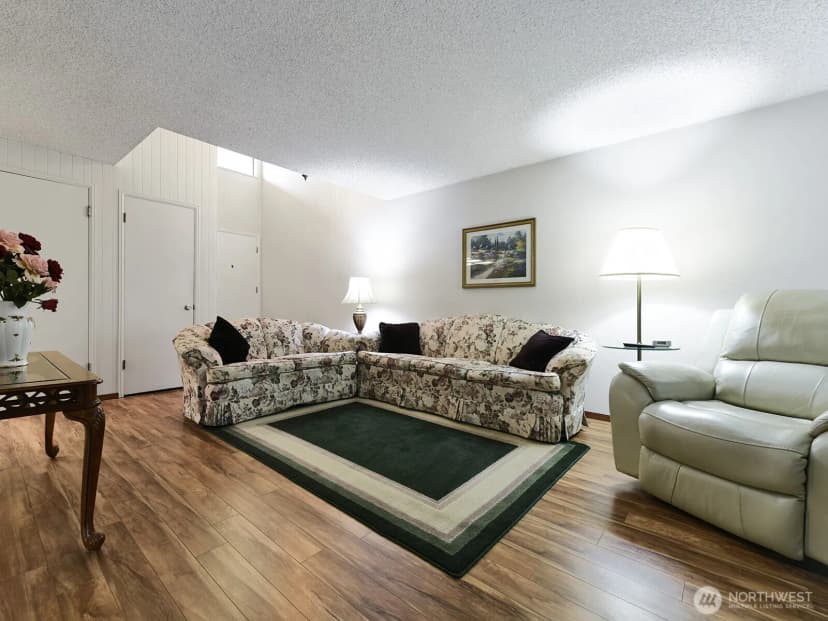 Property photo for 7713 Zircon Drive Sw, Lakewood photo 9