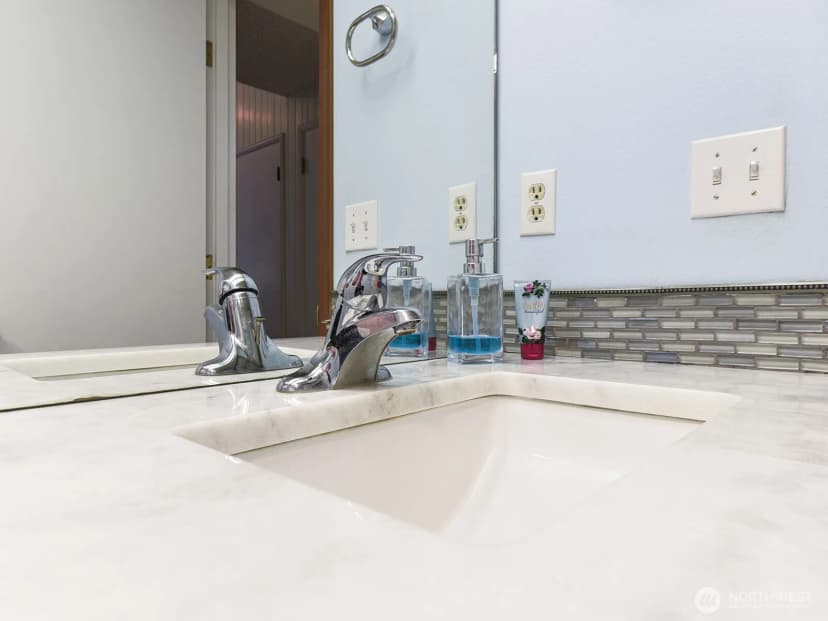 Property photo for 7713 Zircon Drive Sw, Lakewood photo 12