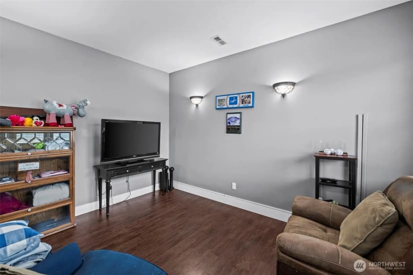 Property photo for 4398 Chanting Circle Sw, Port Orchard photo 17