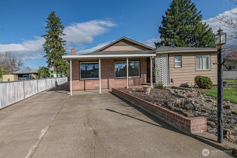 Property photo for 318 Ne Lambert Avenue, College Place photo 2