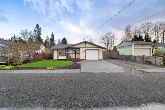 Property photo for 506 Train Street Se, Orting photo 2