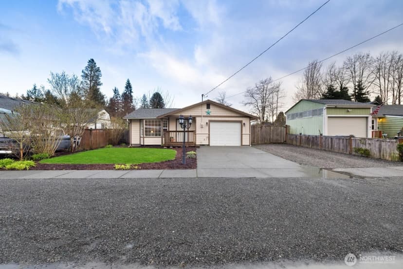 Property photo for 506 Train Street Se, Orting photo 2
