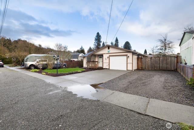 Property photo for 506 Train Street Se, Orting photo 3