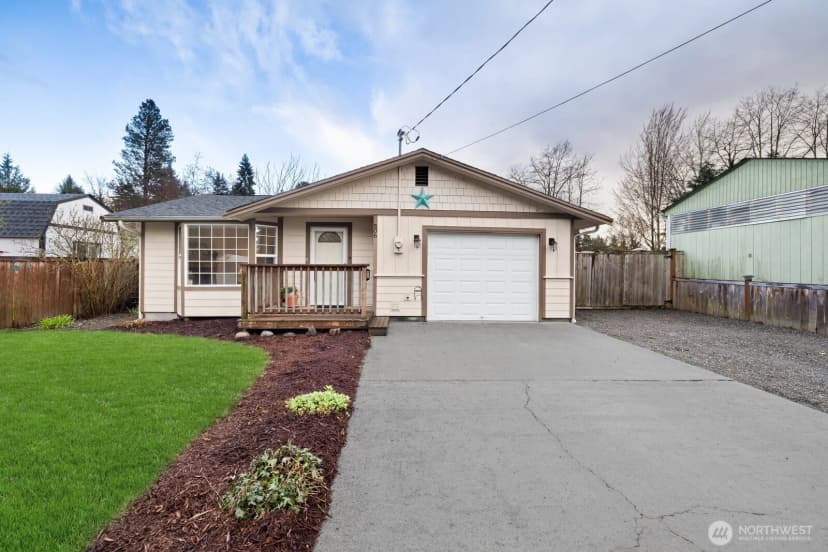 Property photo for 506 Train Street Se, Orting