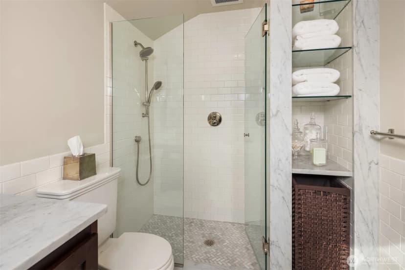 Property photo for 4737 46th Avenue Ne, Seattle photo 16