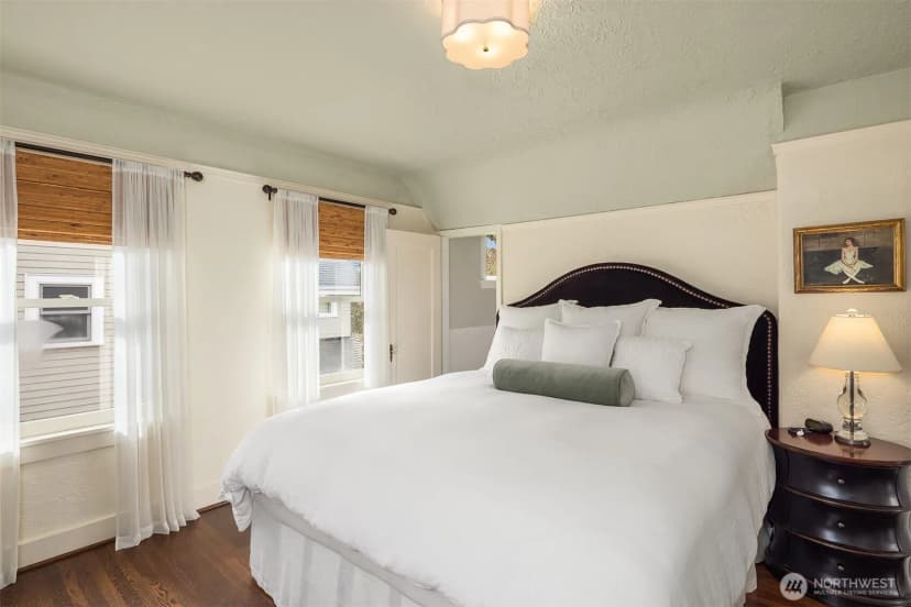 Property photo for 4737 46th Avenue Ne, Seattle photo 13
