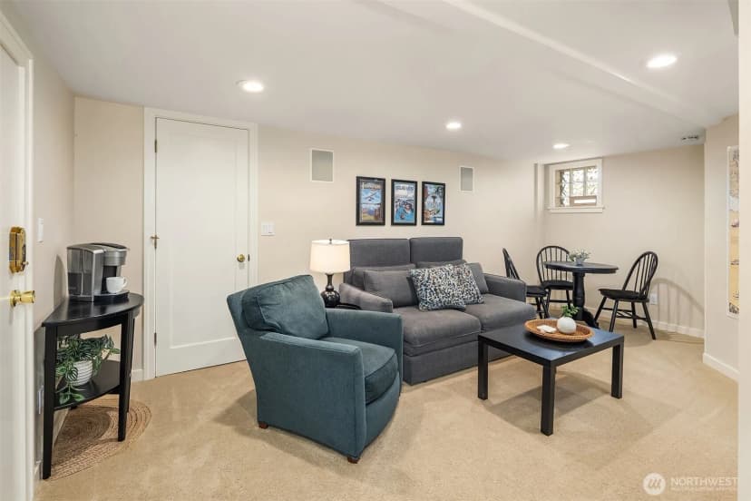 Property photo for 4737 46th Avenue Ne, Seattle photo 22