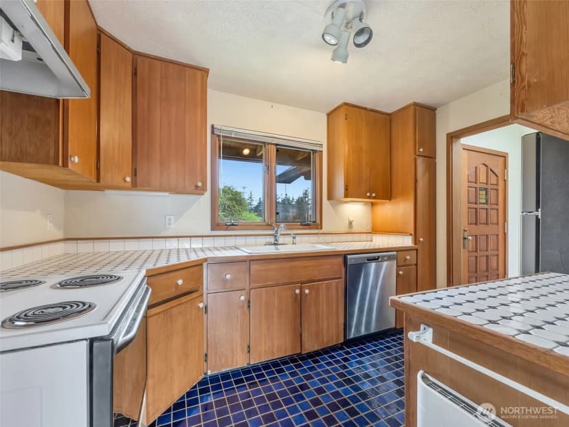Property photo for 25906 Sandridge Road, Ocean Park photo 9