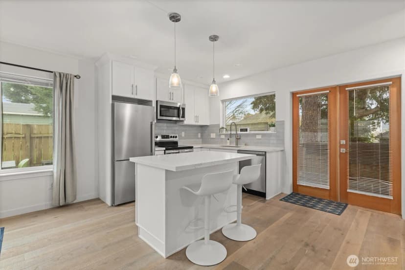 Property photo for 7344 23rd Avenue Nw #b, Seattle photo 6